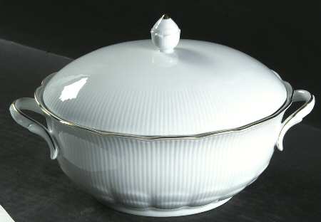 Nizza Oval Covered Vegetable