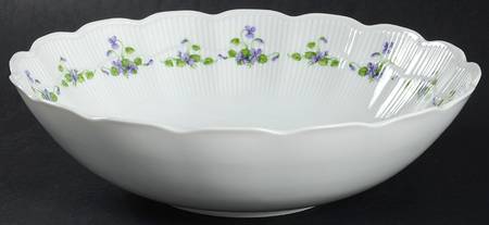 Viola 9" Round Vegetable Bowl by Kaiser