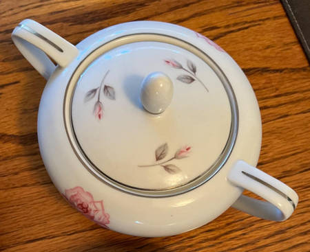 Fradelle Sugar Bowl & Lid