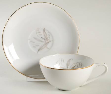 Golden Rhapsody Flat Cup & Saucer Set