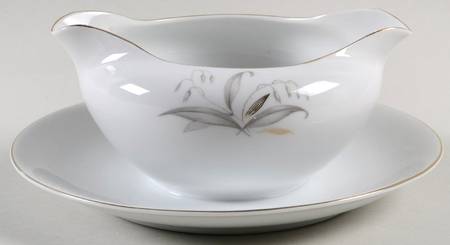 Golden Rhapsody Round Gravy Boat/Attached Underplate