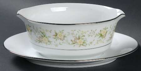 Spring Sonnet Gravy Boat with Attached Underplate