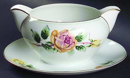 Trio Gravy Boat with Attached Underplate