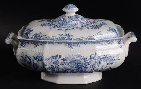 Balmoral Blue Oval Covered Vegetable