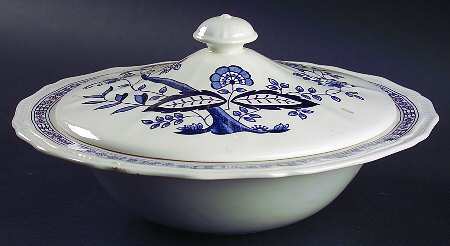 Coventry Blue Round Covered Vegetable