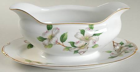 Dogwood Gravy Boat with Attached Underplate
