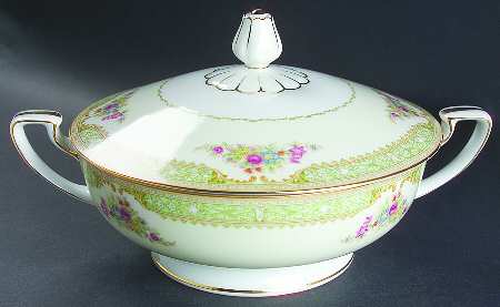 Jeanne Round Covered Vegetable