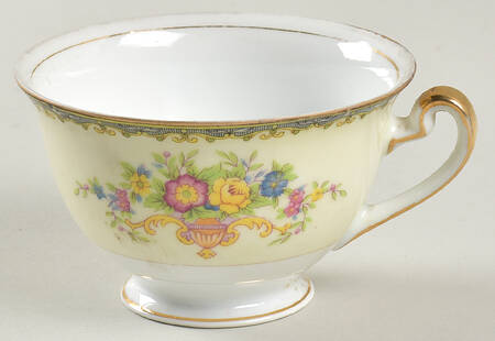 KIK12 Footed Cup