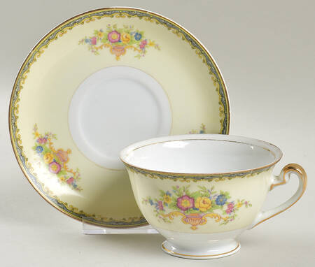 KIK12 Footed Cup & Saucer Set