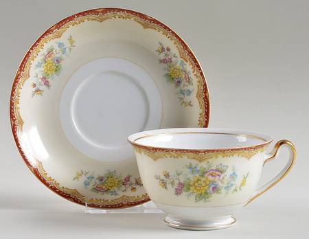 KIK3 Footed Cup & Saucer Set