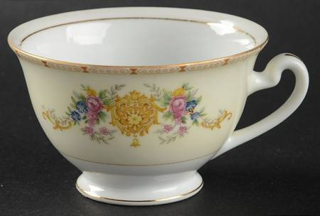 KIK9 Footed Cup