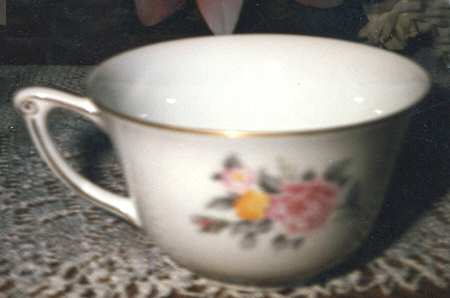 KIN1 Footed Cup