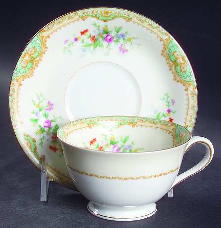 Newport Footed Cup & Saucer Set