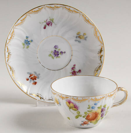 1002-556 Flat Cup & Saucer Set