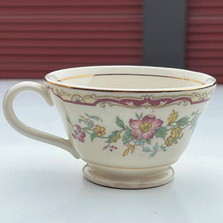 Ambassador Footed Cup
