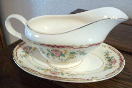 Ambassador Gravy Boat & Underplate