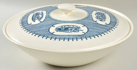 Country Life Blue Round Covered Vegetable
