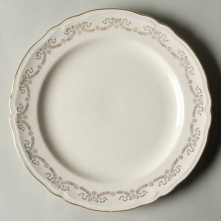 KNO10 Luncheon Plate