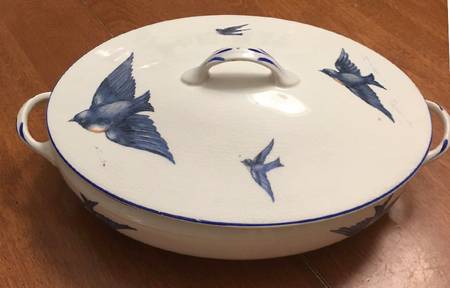 Blue Bird Round Covered Vegetable