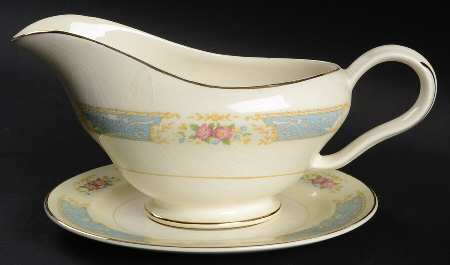 KNO101 Gravy Boat & Underplate