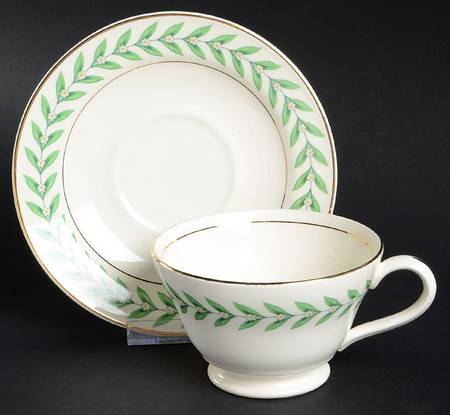 KNO103 Footed Cup & Saucer Set