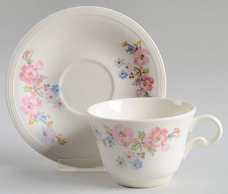 KNO12 Flat Cup & Saucer Set
