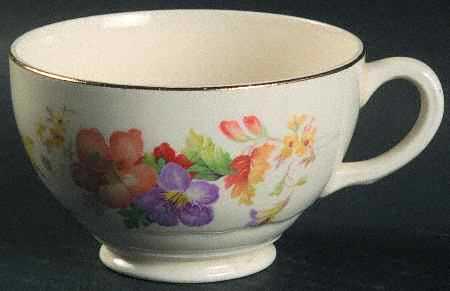 KNO940 Footed Cup