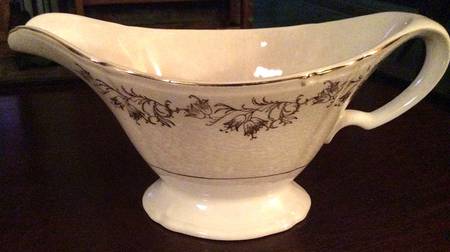 KNO190 Gravy Boat