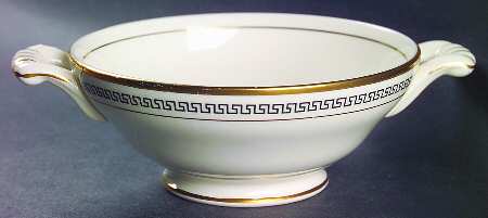KNO22 Footed Cream Soup Bowl