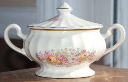 KNO246 Sugar Bowl & Lid