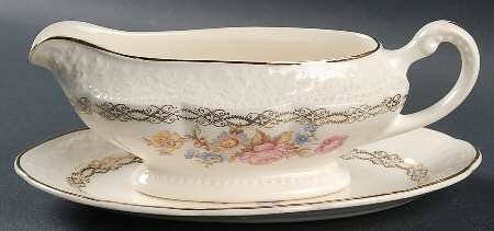 KNO260 Gravy Boat & Underplate
