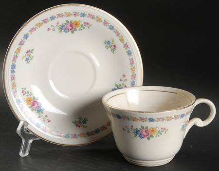 KNO295 Flat Cup & Saucer Set