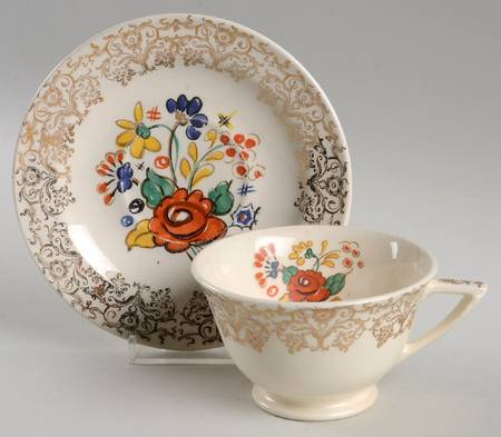 KNO307 Footed Cup & Saucer Set by Edwin Knowles