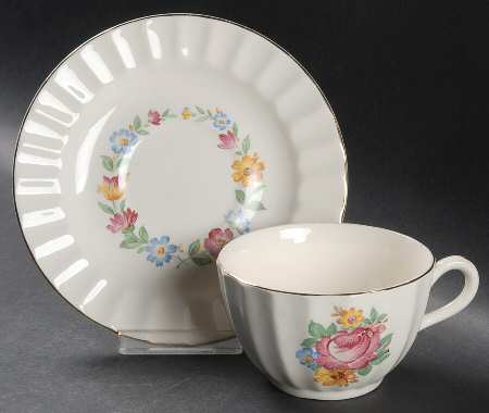 KNO40 Flat Cup & Saucer Set