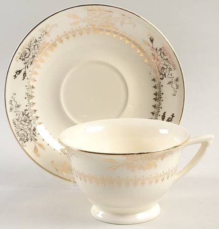 513-e-1 Footed Cup & Saucer Set