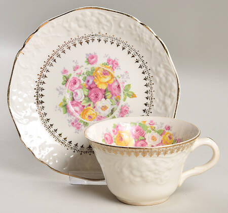 KNO54 Flat Cup & Saucer Set