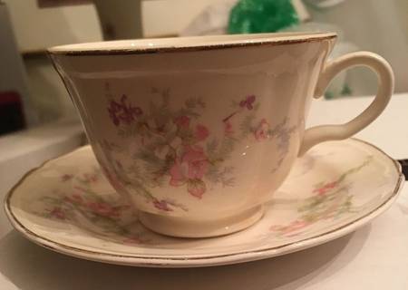 KNO84 Footed Cup & Saucer Set