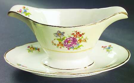 Seville Gravy Boat with Attached Underplate