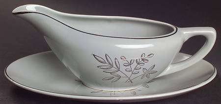 Silver Spray Gravy Boat & Underplate/Relish
