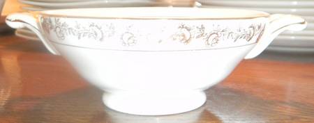 KNO230 Footed Cream Soup Bowl