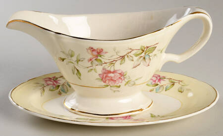 Virginia Gravy Boat & Underplate