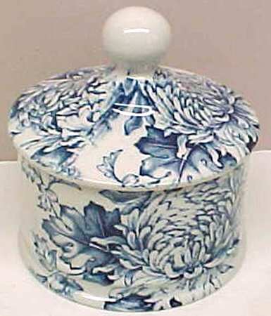 Chrysanthemum Blue Round Box & Lid