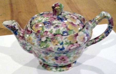 Dubarry (Old, No Globe Backstamp) Individual Teapot & Lid