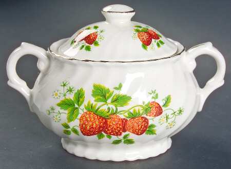 Strawberry (Gold Trim, No Butterflies) Sugar Bowl & Lid