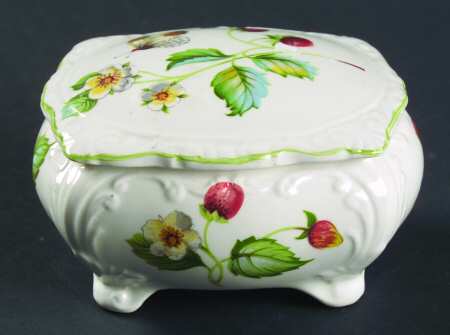 Strawberry (Green Trim, Butterflies) Rectangular Box with Lid
