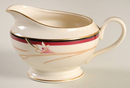 Chantilly Creamer