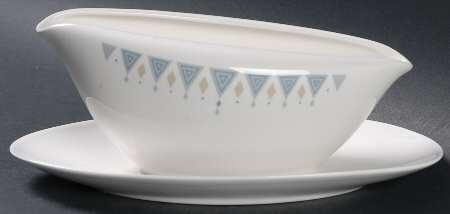 Coliseum Gravy Boat with Attached Underplate