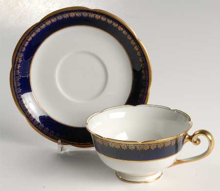 KOK1 Footed Cup & Saucer Set