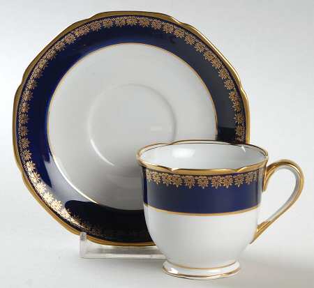 KOK1 Footed Demitasse Cup & Saucer Set
