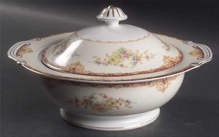 Dudley Round Covered Vegetable by Kongo